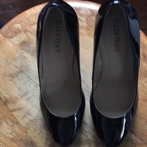 Ellen Tracy patent pumps